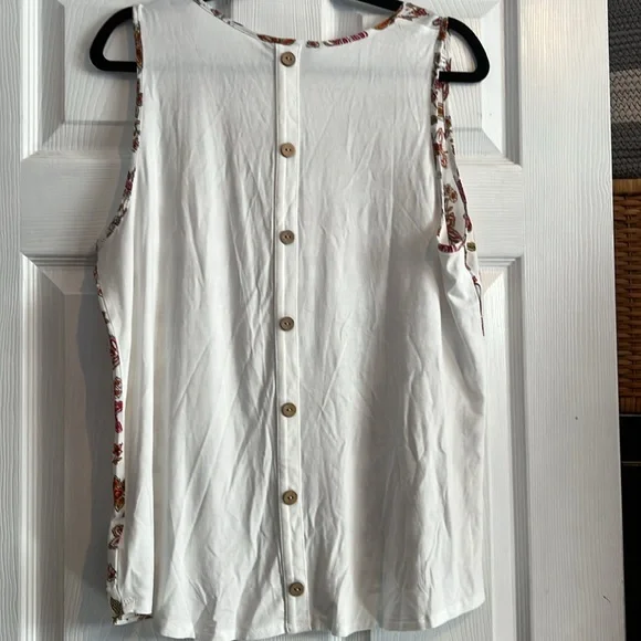 Fortune + Ivy Floral Tank with Buttons on Back - Picture 3 of 5